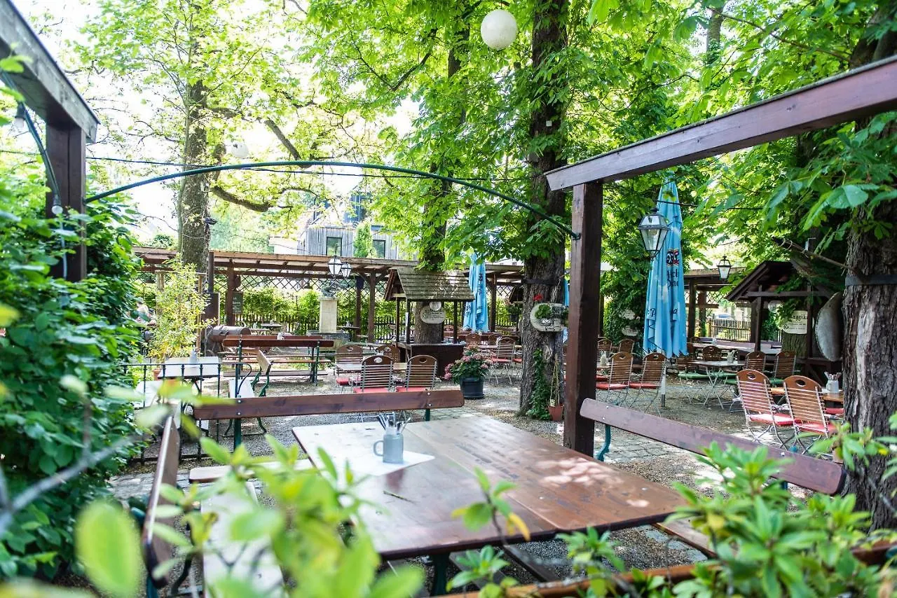 Landgasthof Deutsche Eiche Munich 3*,  Germany